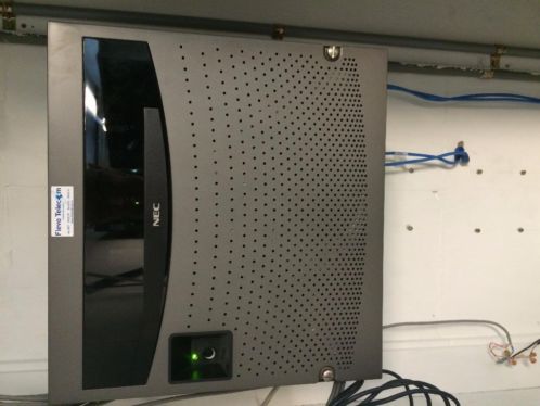 NEC telefooncentrale, met ISDN 15 kaart en 20 telefoons