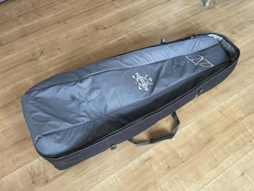 Neilpride kiteboard travel bag (met wieltjes)