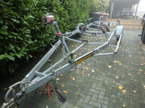 NELBACH met kenteken en 1350 kg as voor boten tot 6.5 meter