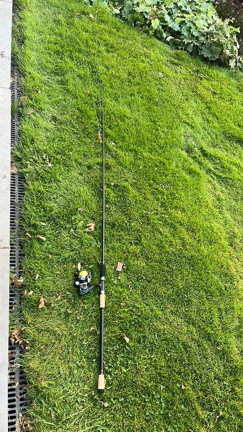 Net nieuwe snoek hengel amper gebruikt