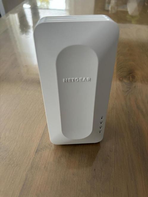 Netgear EAX12  AX1600