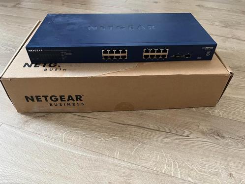 NetGear GS716Tv3 16-Port Smart Switch volledige set