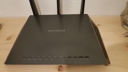 NETGEAR Nighthawk AC1900 R7000 - Smart WiFi router