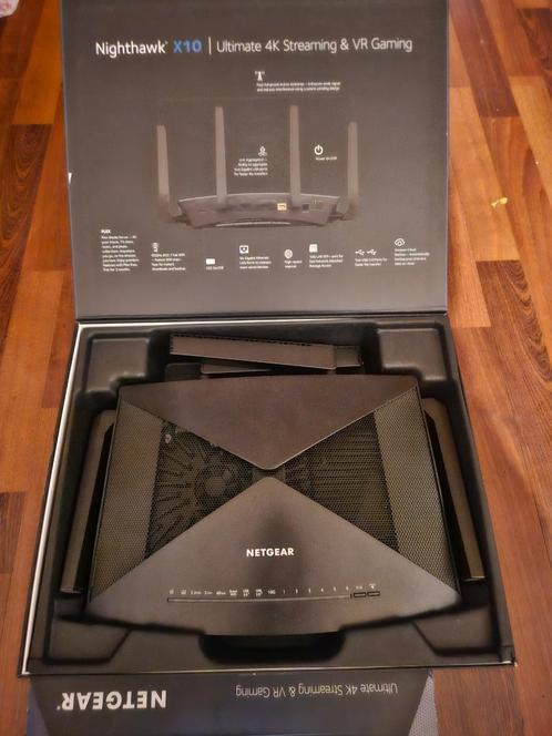 Netgear Nighthawk X10 R9000 doos  boekjes en cd