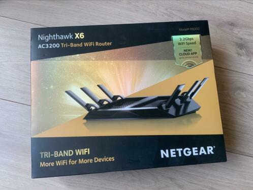 Netgear Nighthawk X6 R8000 tri-band WiFi router