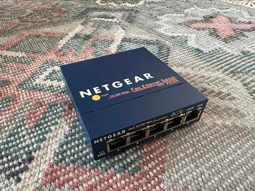 NETGEAR ProSafe FS105 - 5 Port Fast Ethernet Network Switch