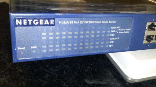 Netgear ProSafe GS724T 24-poorts Gigabit Switch  2 SFP GBIC