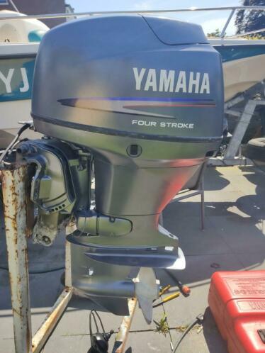 Nette 30 pk yamaha kortstaart powertrim