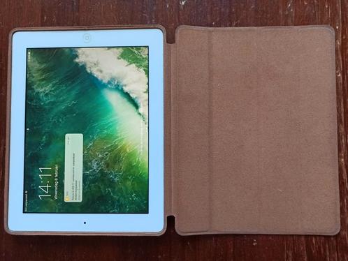 Nette Apple iPad met hoes en oplaadkabel.