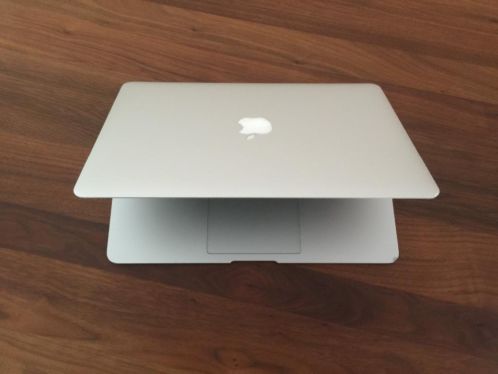 NETTE Apple Macbook Air MD231NA Laptop 13 inch 1.8GHZ i5 4GB