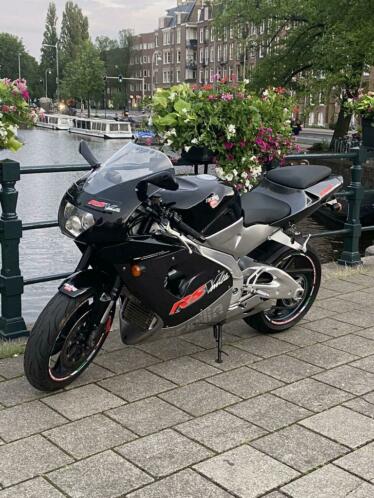 Nette Aprilia RSV mille