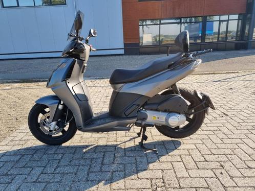 Nette Aprilia Sportcity 300cc