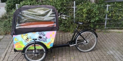 Nette Babboe bakfiets met huif