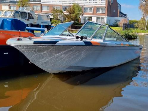 Nette Bayliner speedboot met 260PK V8 motor (85 kmu)