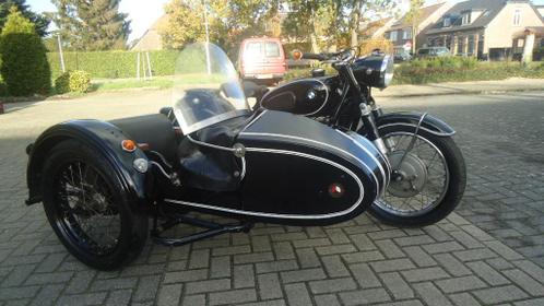 Nette BMW R50 met het kleine (350) HOLLANDIA zijspan.