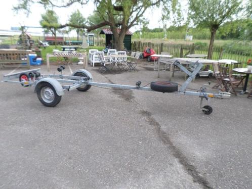 nette boottrailer type condor 550 fabrikaat Kalf Trailing