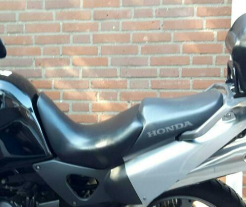 Nette buddyseat voor Varadero SD02 (2003).