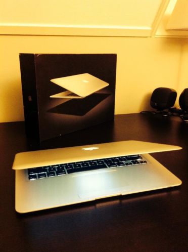 Nette complete MacBook Air 13 inch uit 03908 