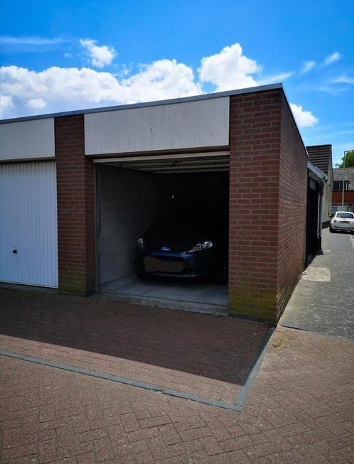 Nette droge garagebox te huur in Bergen op zoom,