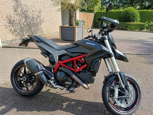 Nette Ducati hypermotard 821