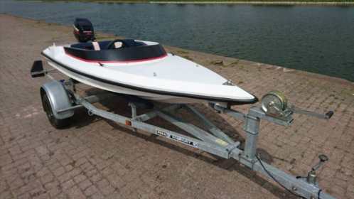 Nette en snelle Piranha Spitfire Speedboot met Mercury 8pk