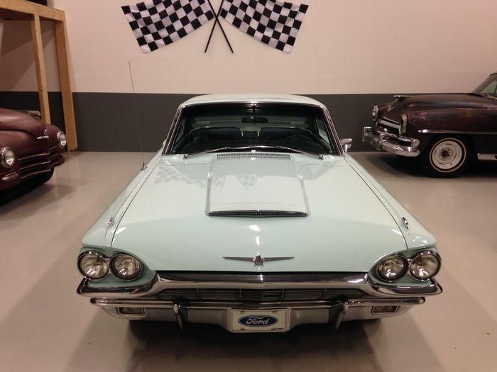 Nette Ford Thunderbird uit 1965