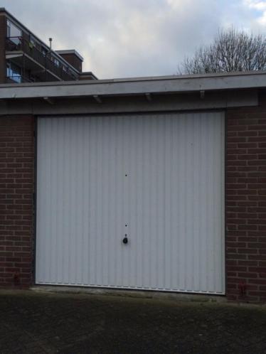 Nette Garagebox  opslag Den Bosch Maassingel te huur