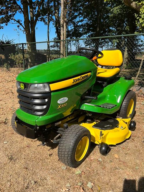 Nette goede John Deere X320 zitmaaier, hydrostaat 22pk mulch