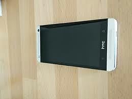 Nette goedwerkende HTC one max zilver 16 GB met oplader.