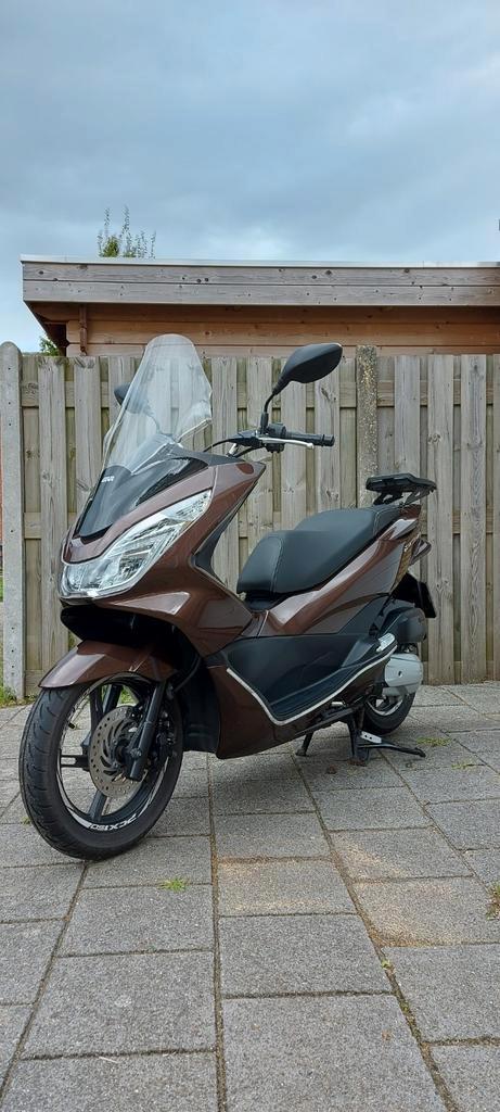 Nette Honda PCX 150 Motorscooter