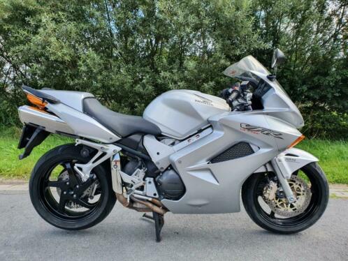 Nette Honda VFR 800FI V-Tec ABS. Lage km stand.