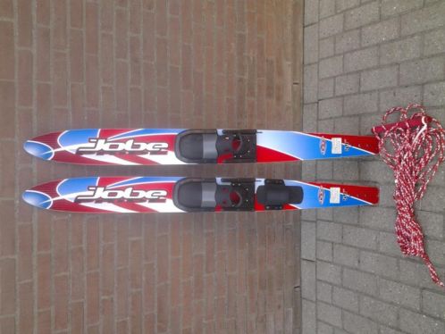 Nette Jobe waterski