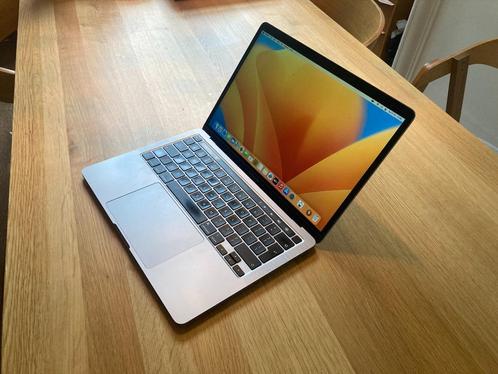 Nette Macbook Pro 2020 16GB 1TB opslag
