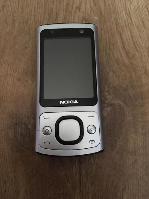 Nette mobiele telefoon Nokia eenvoudig
