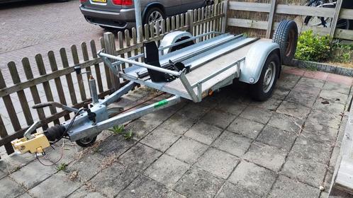 nette motor trailer.