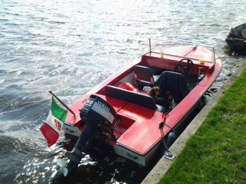 Nette opgeknapte Engelse speedboot,100 opgeknapt....
