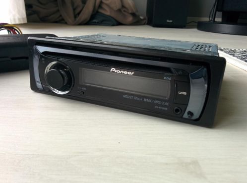 Nette Pioneer autoradio met CD, USB en jackplug ingangen