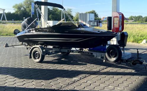 Nette Sea Ray 6-persoons Speedboot Yamaha 80 PK met trailer