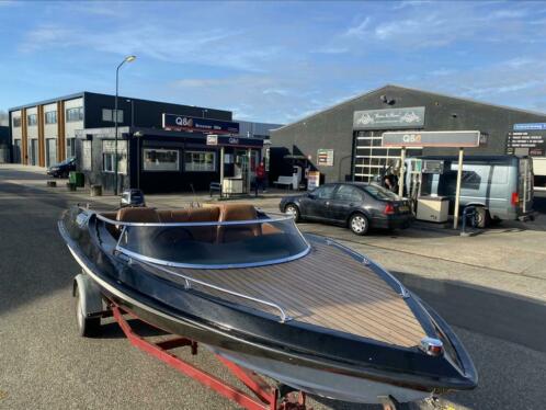 Nette speedboot met trailer en motor