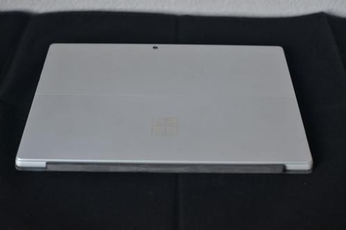 Nette Surface Pro 5 wifi  4g  i5 7th gen 256 Gb