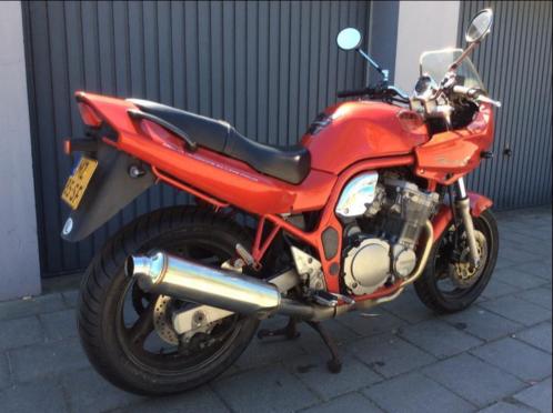 Nette Suzuki bandit 600