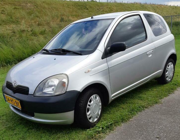 Nette Toyota Yaris 1.0 16V Vvti 3drs 2001 152000 KM 