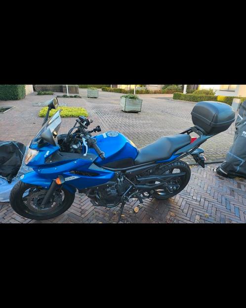 Nette, verlaagde motor Yamaha XJ6 Diversion met verwarming