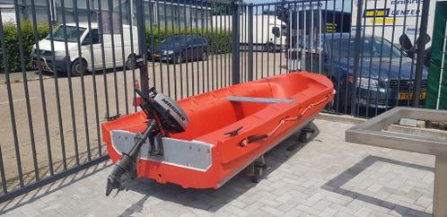 Neveux Loisirs boot met Marriner motor