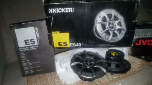 New Kicker 90Watt ES40 speakers  JVC KD-R432 Radio Player
