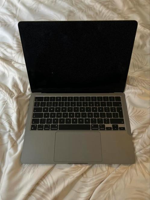 New MacBook Air 13.6- inch M2 chip 256GB Grey