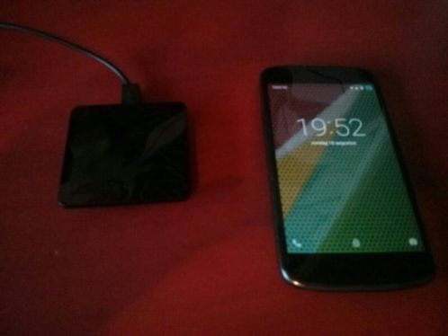 Nexus 4 met Nexus draadloze oplader 