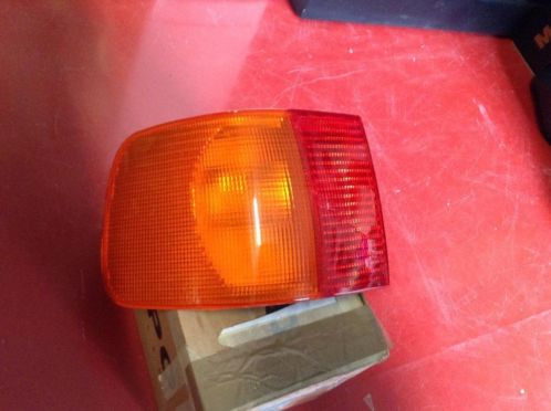 Nieuw achterlicht, buiten, oranje links Audi 100