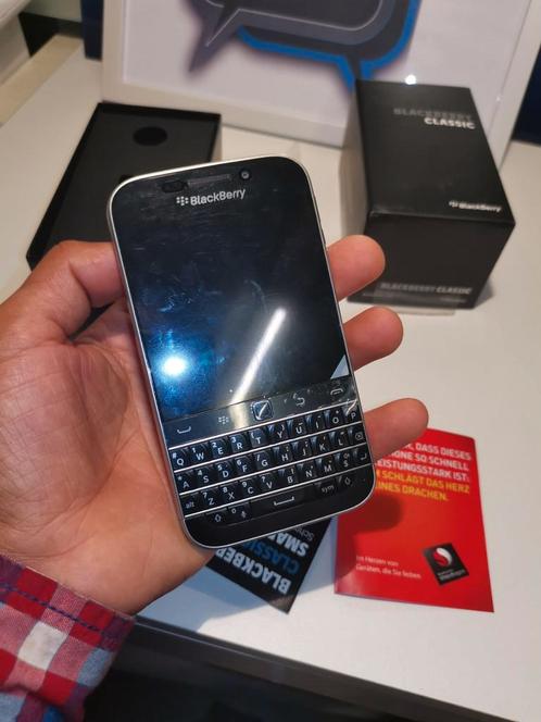 Nieuw blackberry classic Q20 met whatsapp, telegram en plays