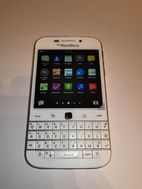 Nieuw BlackBerry Classic whit edition met werkende WhatsApp,